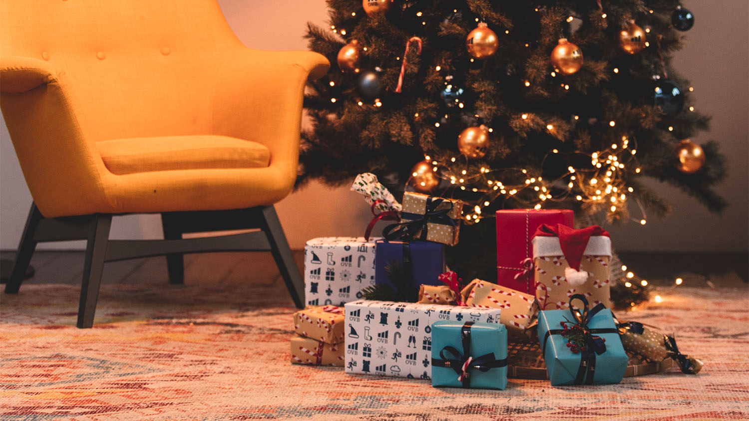 Bozicna darila pod smrekico 